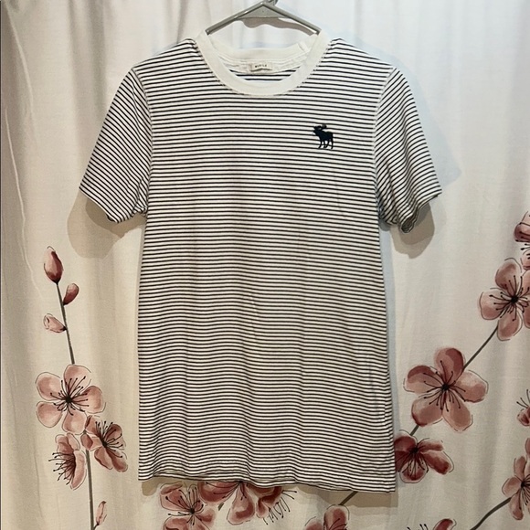 Striped Black and White Women's Top - Picture 1 of 5
